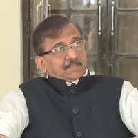 "Modi Ji, ab jhola uthao or chale jaiye": Shiv Sena (UBT) MP Sanjay Raut slams Centre over inflation