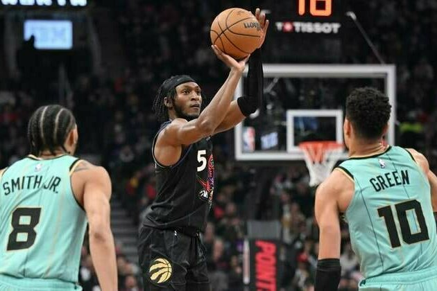 Raptors hold off Hornets for third straight win