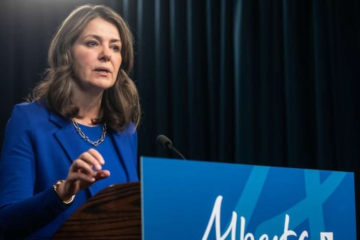 Alberta premier shuffles cabinet, splits health portfolio