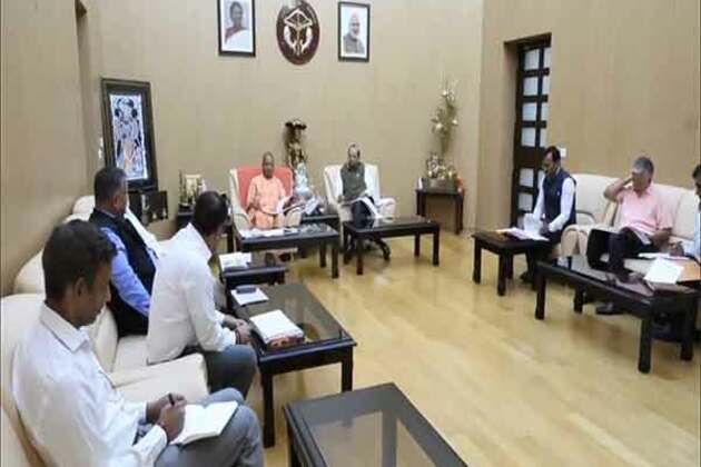 Delhi LG VK Saxena meets Uttar Pradesh CM