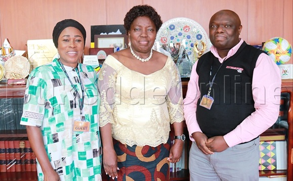 Revecca Kadaga wakati, Kassimu Ssali ku ddyo ne Harimah Namakula ku kkono Revecca Kadaga wakati, Kassimu Ssali ku ddyo ne Harimah Namakula ku kkono