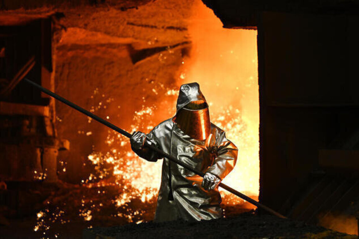 EU leaders push to rescue European economy challenged by China and US