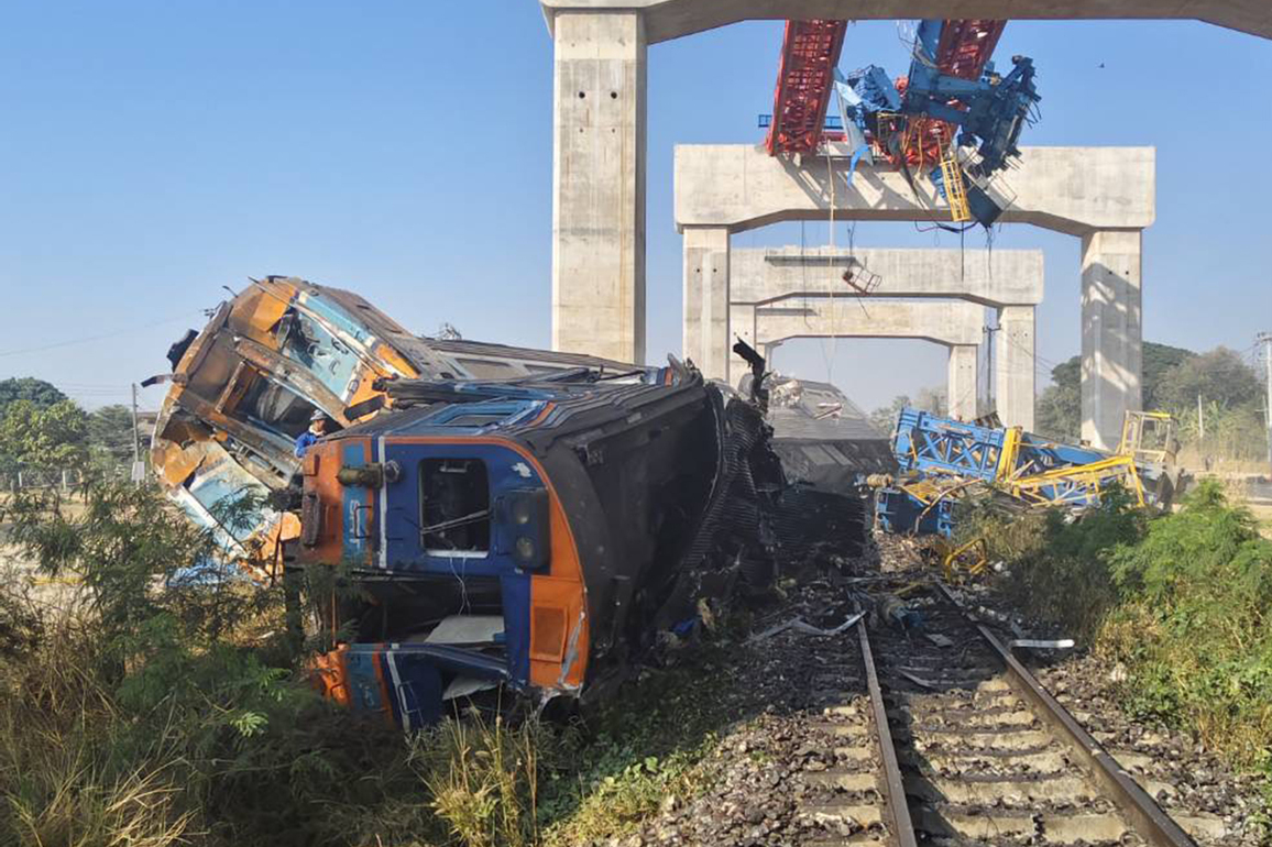 (Spotnews)THAILAND-NAKHON RATCHASIMA PROVINCE-SIKHIO-CRANE COLLAPSE-DEATH