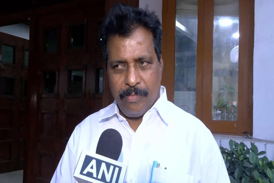 Complete U-turn by Pinarai Vijayan Govt, says Congress MP K Suresh on Sabarimala women entry issue