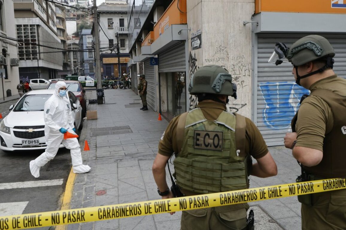 Robo armado a BancoEstado en Valparaso- Botn preliminar de 150 millones - Cooperativa.cl