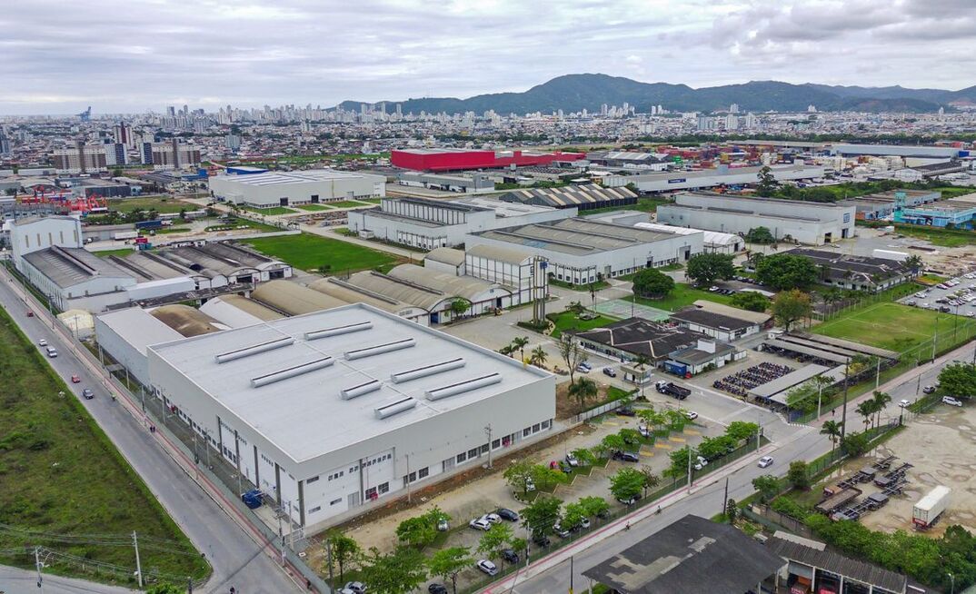 Fábrica a ser construída em SC vai produzir baterias Bess