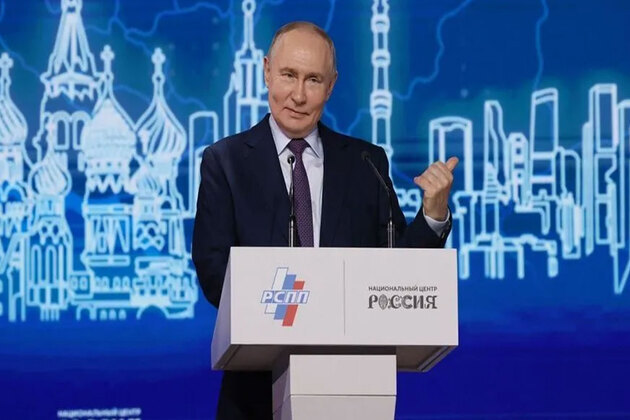 Putin pushes for stronger tech cooperation with BRICS, urges businesses to join new committee
