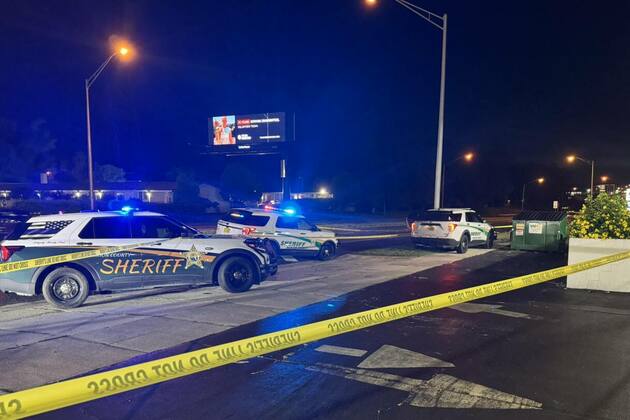 Handcuffed woman in cruiser shoots at Florida deputys head