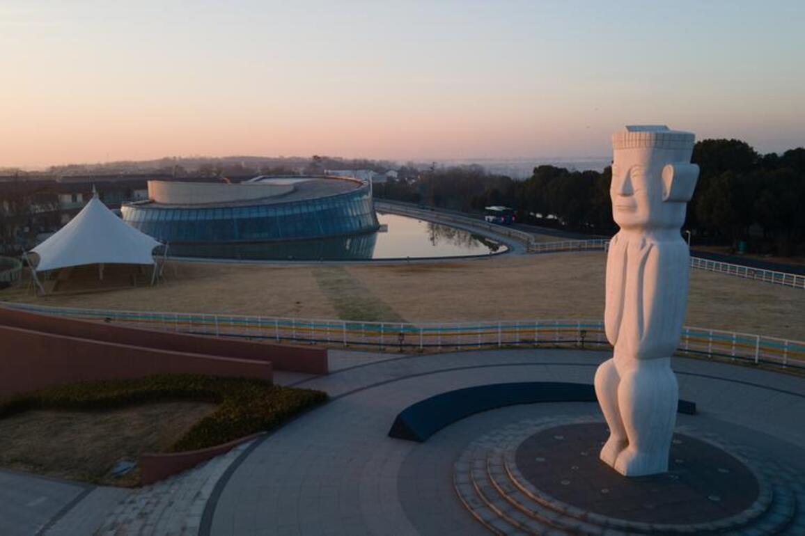 GLOBALink | Archaeologists trace Chinese civilization in Lingjiatan relics site of E China's Anhui
