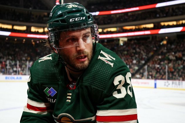 Wild bench Ryan Hartman vs. Flyers after string of penalties