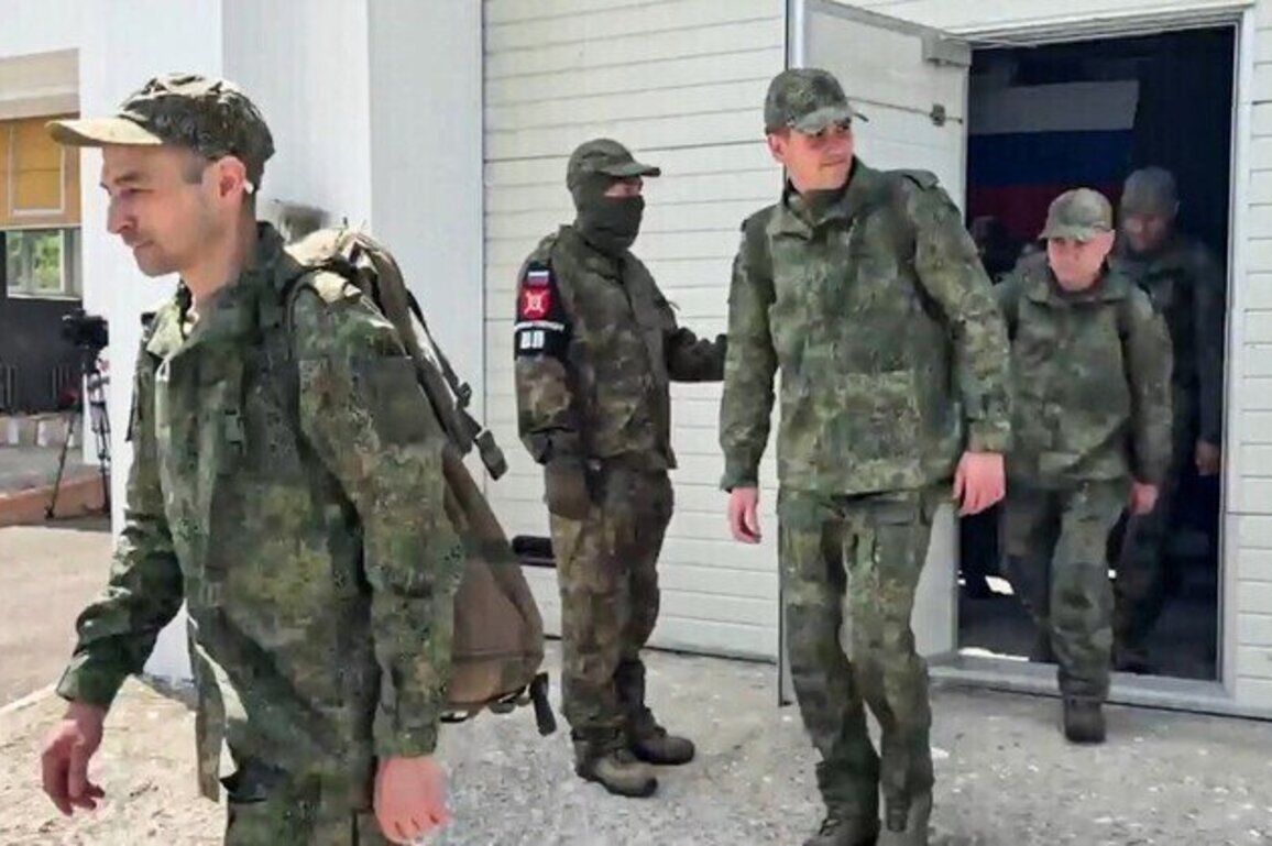 Russia and Ukraine exchange 185 POWs  MOD 