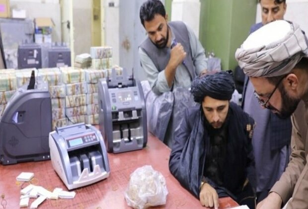 Afghan citizens criticise Taliban's restrictions on bank withdrawal limits