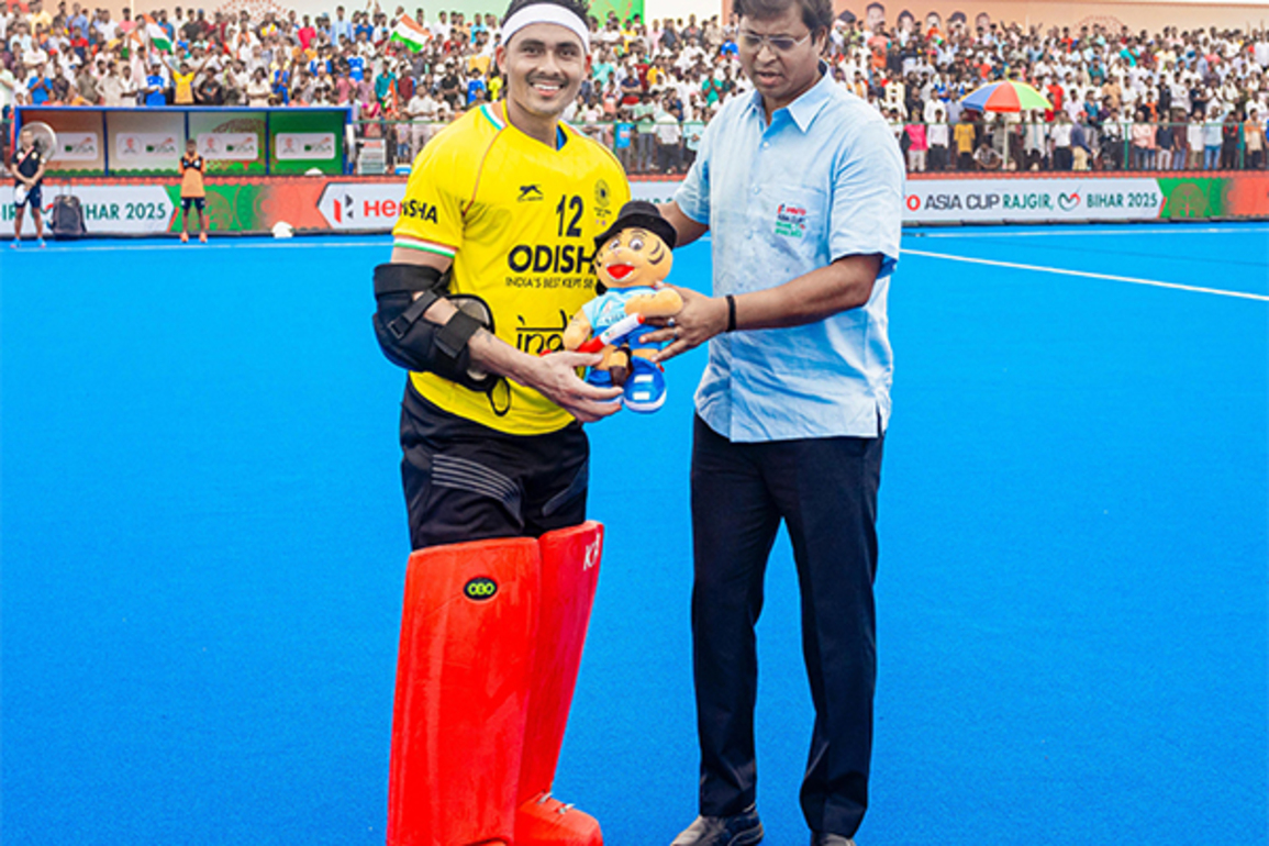 Hockey India congratulates Krishan B Pathak on completing 150 international games