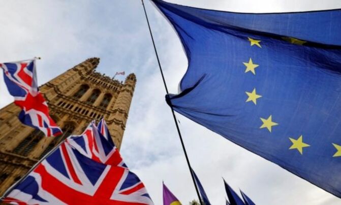 UK urges firms to stockpile medicines before Brexit UK urges firms to stockpile medicines before Brexit