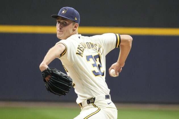 Brewers face Pirates with another NL Central title in sight