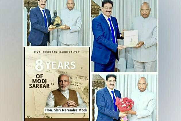 Sandeep Marwah Presented First Copy of Book- 8 Years of Modi Sarkar to Ram Nath Kovind