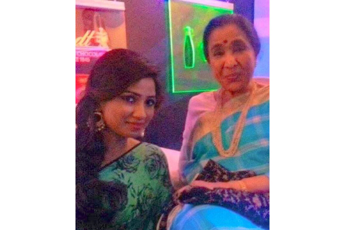 Shreya Ghoshal pays tribute to music icon Asha Bhosle, says "We lost a voice that defined generations"