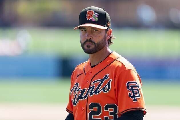 Giants' college-to-majors manager faces Yankees in debut
