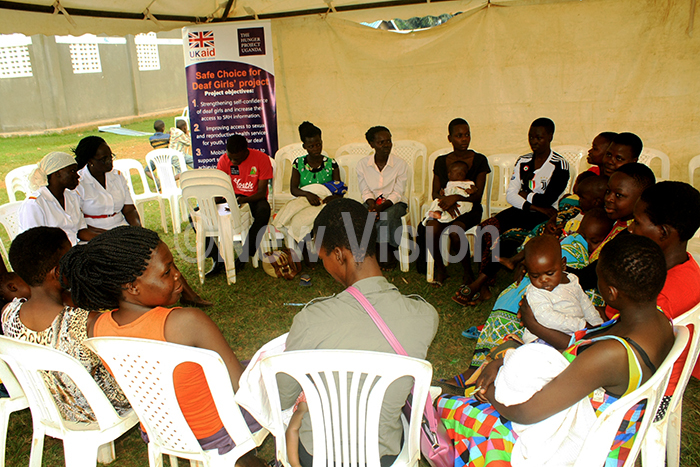  eenage mothers talking to medics during an outreach organised by unger roject in bale  hoto by aul watala