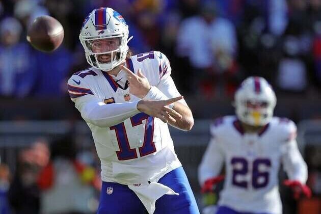 Bills star QB Josh Allen (foot) sits out walkthrough