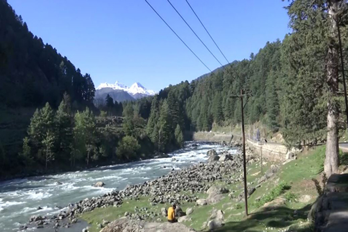 Tourists undeterred by Pahalgam attack, laud security and enjoy Kashmir visit