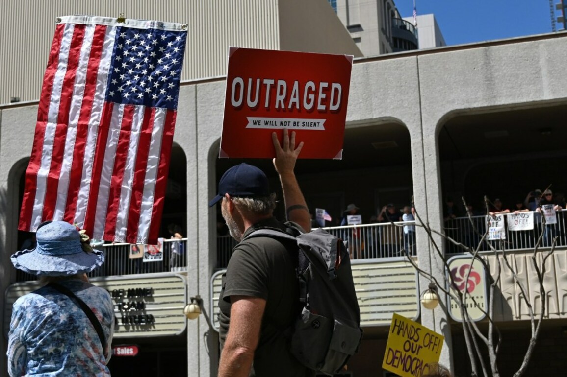 Bob Rawitch- As people rise up, will political parties grow a spine&quest;
