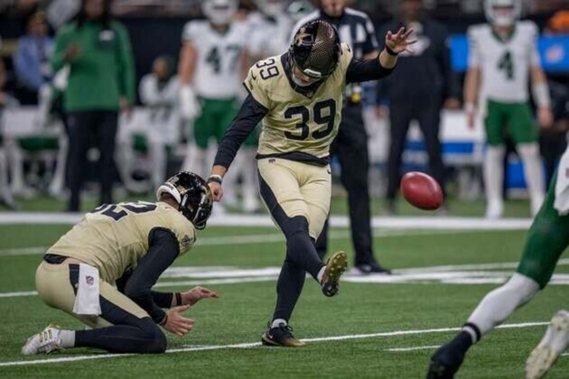 Charlie Smyth's leg, Chris Olave's hands help Saints defeat Jets