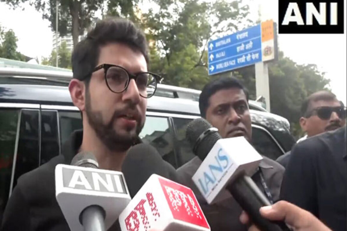 "Election Commission should come clean and answer Rahul Gandhi's questions": Aaditya Thackeray