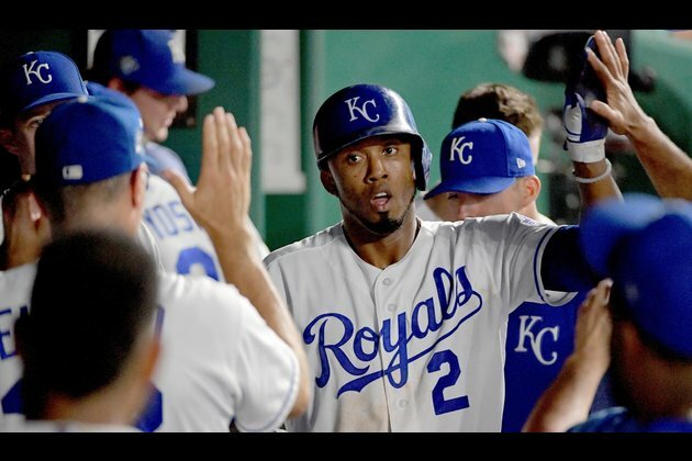 Royals bring back SS Alcides Escobar on minor league deal