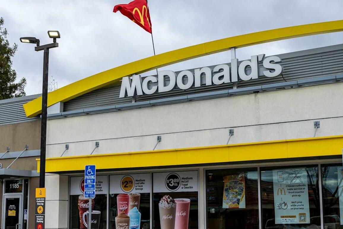 Move Over, McDonald'sThis Is Now The World's Biggest Fast Food Chain