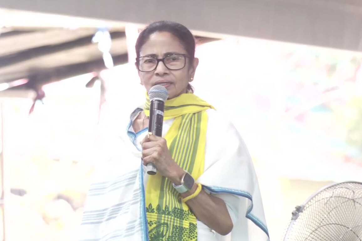 Mamata Banerjee raises concerns over deleted voters from electoral rolls, questions election fairness