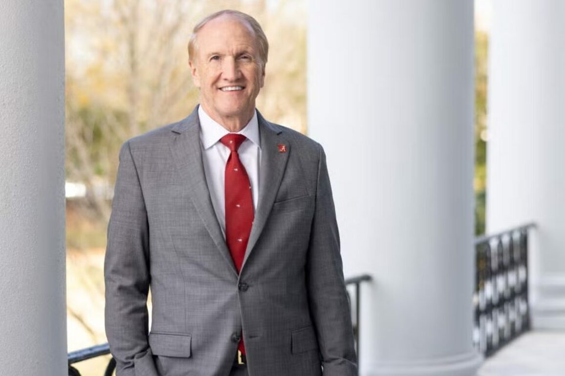 UA's Chief Administrative Officer- Dr. Bell a 'true history maker' at the university