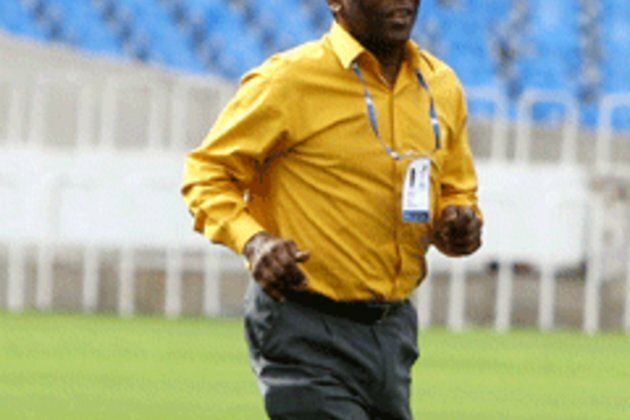 Pele&#039;s last Brazil jersey sold at auction