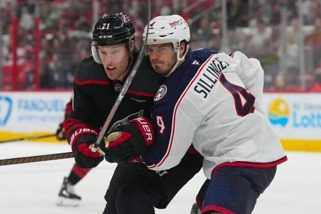 Hurricanes bid to blow past skidding Islanders