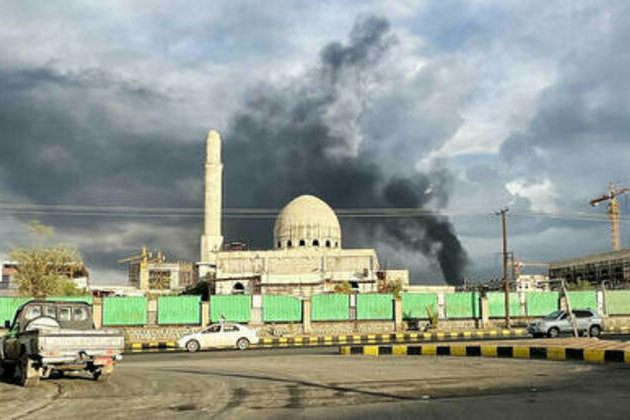 Israel strikes Yemen's presidential compound (VIDEOS)