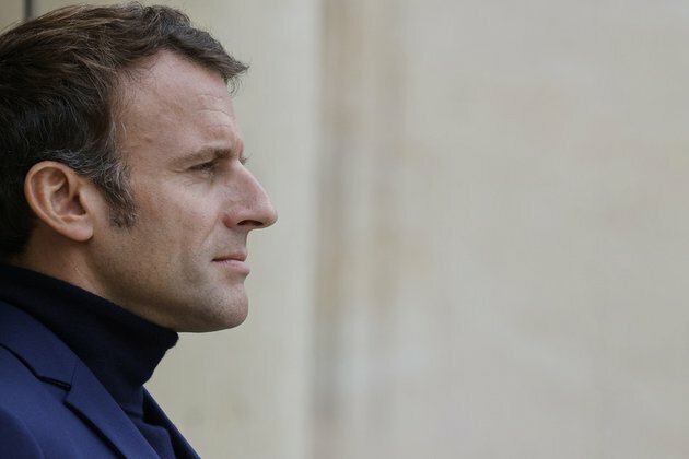 Will French officials turtlenecks save the country from crisis