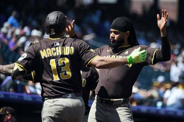 Suddenly showing power, Padres open series with Reds