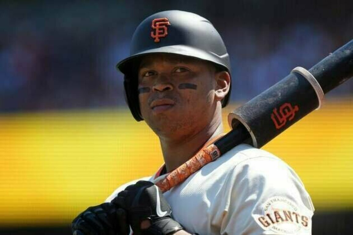 Giants' Rafael Devers to make start at first base