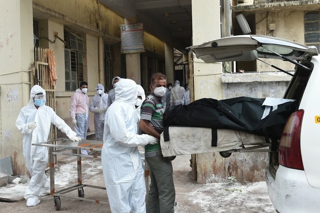 8 COVID Patients Die in New Delhi Hospital Fire
