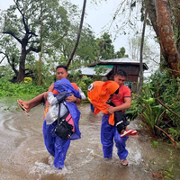 (SpotNews)PHILIPPINES-TYPHOON RAGASA-RESCUE