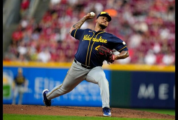 Jackson Chourio's HR in 9th lifts Brewers over Reds