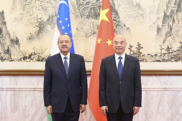 CHINA-BEIJING-LIU GUOZHONG-UZBEKISTAN-PM-MEETING (CN)
