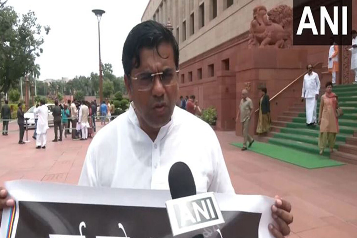 "Withhold MPs' salaries if Parliament fails to function", demands Diu MP Umeshbhai Patel