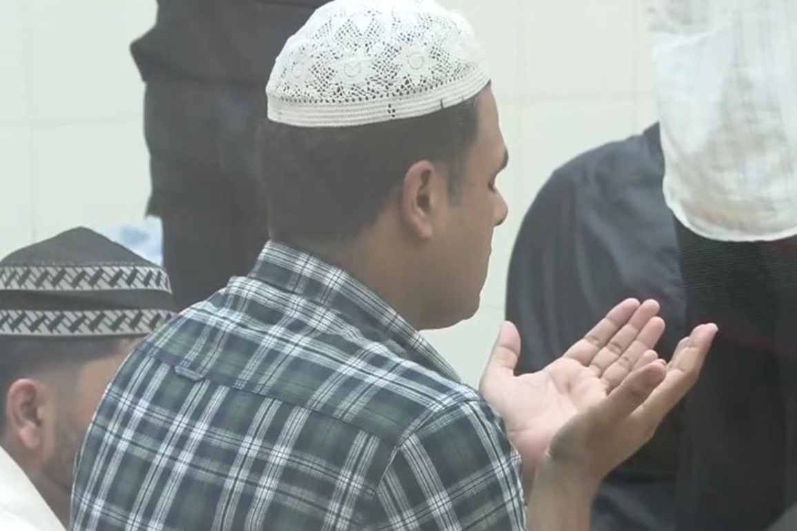 Shab-e-Barat 2026: Devotees gather at Jammathul Saliheen Mosque in Coimbatore for prayers