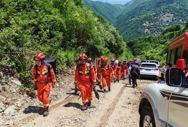Update: Rescue underway as landslide in northwest China's Gansu kills 5