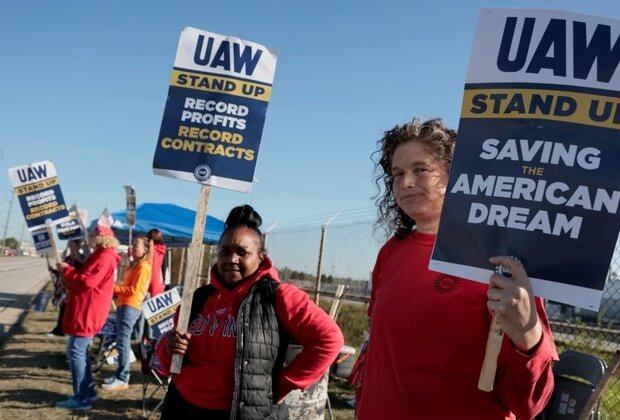 US Autoworkers Threaten to Expand Strike if No Progress Is Made