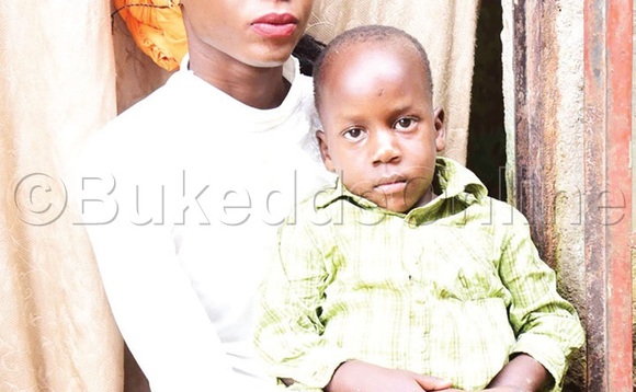 Nambassa ne mutabani we Kasibante. Tunuza kkamera y’essimu yo mu kalambe, okulaba vidiyo. Nambassa ne mutabani we Kasibante. Tunuza kkamera y’essimu yo mu kalambe, okulaba vidiyo.