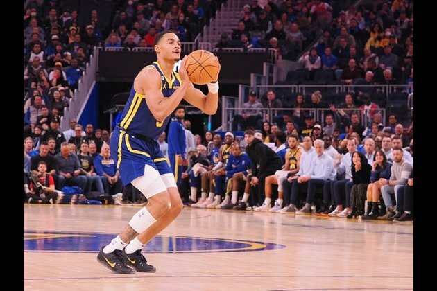 Warriors dump Bulls to extend home winning streak
