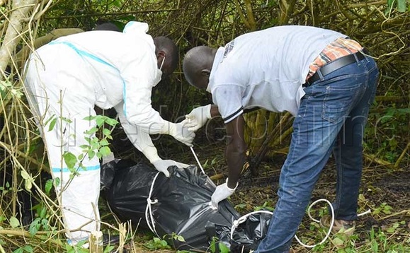 Poliisi nga yekebejja omulambo ogw'asangiddwa mu kibira Poliisi nga yekebejja omulambo ogw'asangiddwa mu kibira