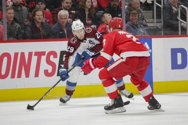 Avalanche cap 4-0 road trip with easy win over Red Wings